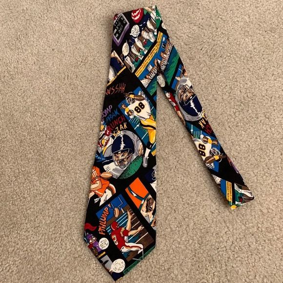 Vintage 1993 100% Silk Nicole Miller Football Tie - Picture 2 of 7